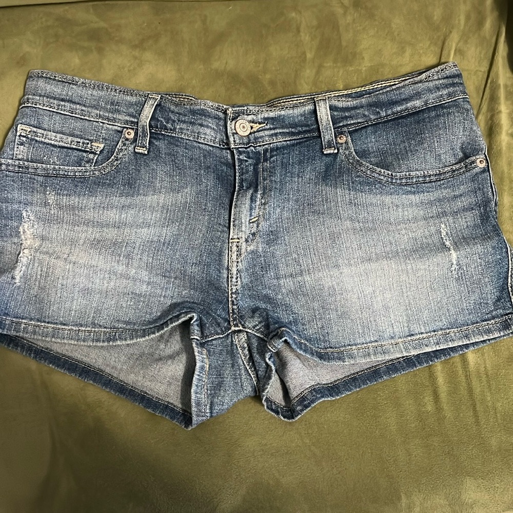 Levi’s shorts